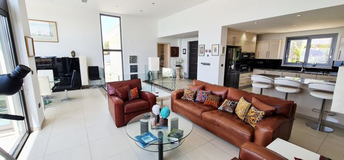 Image No.12-6 Bed Villa for sale