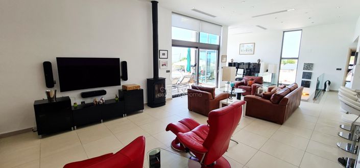 Image No.15-6 Bed Villa for sale