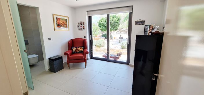 Image No.30-6 Bed Villa for sale