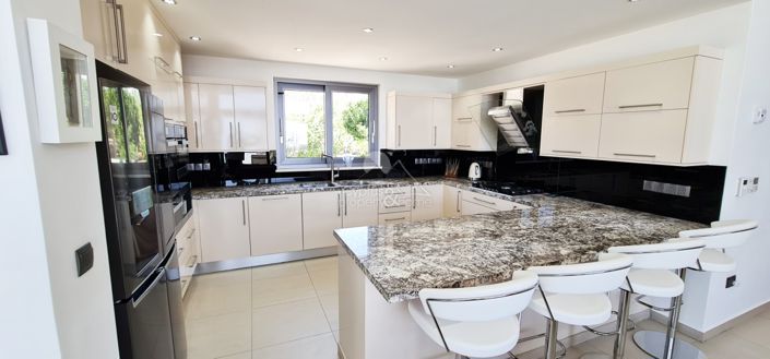 Image No.6-6 Bed Villa for sale