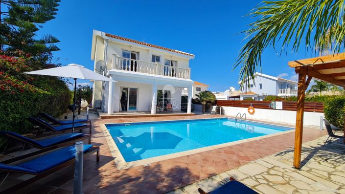 Image No.1-3 Bed Villa for sale