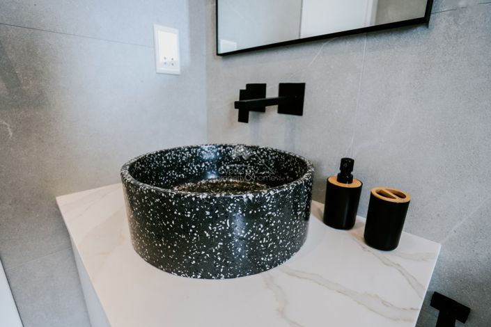 Image No.18-2 Bed Apartment for sale