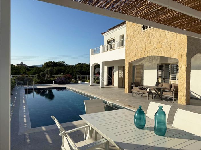 Image No.1-3 Bed Villa for sale