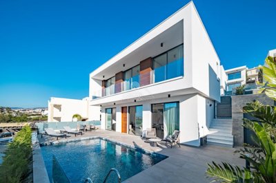 Detached Villa For Sale  in  Chlorakas
