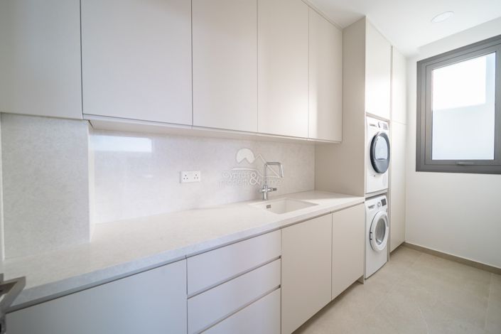 Image No.18-3 Bed Villa for sale