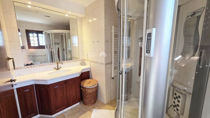 Image No.24-3 Bed Villa for sale