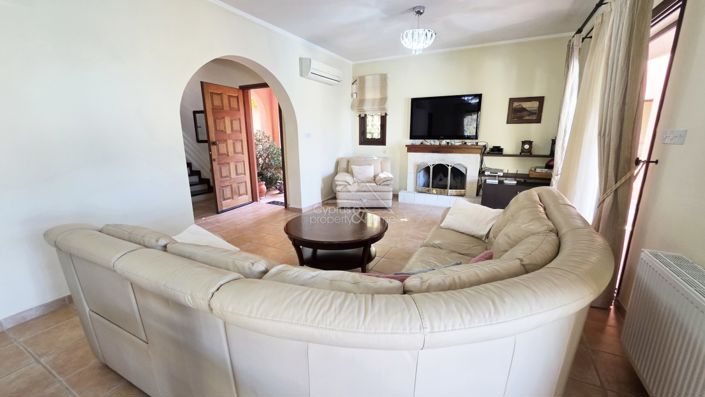 Image No.8-3 Bed Villa for sale