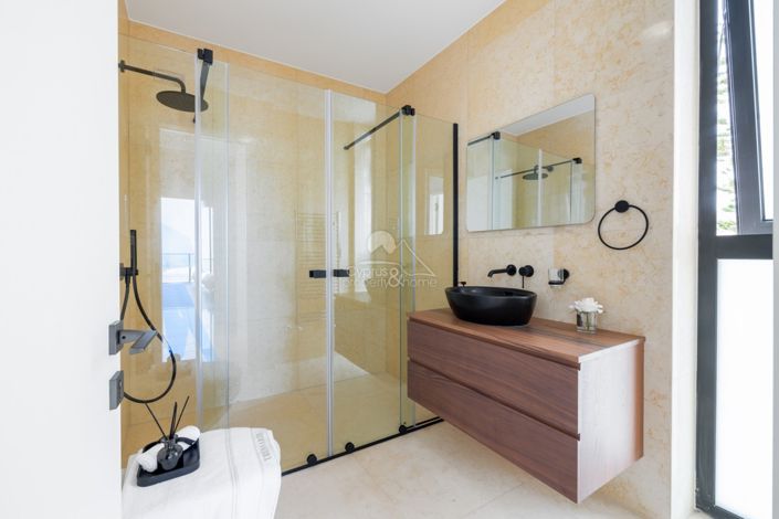 Image No.20-3 Bed Villa for sale