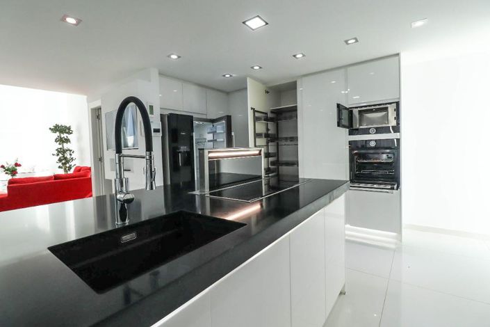 Image No.12-7 Bed Villa for sale