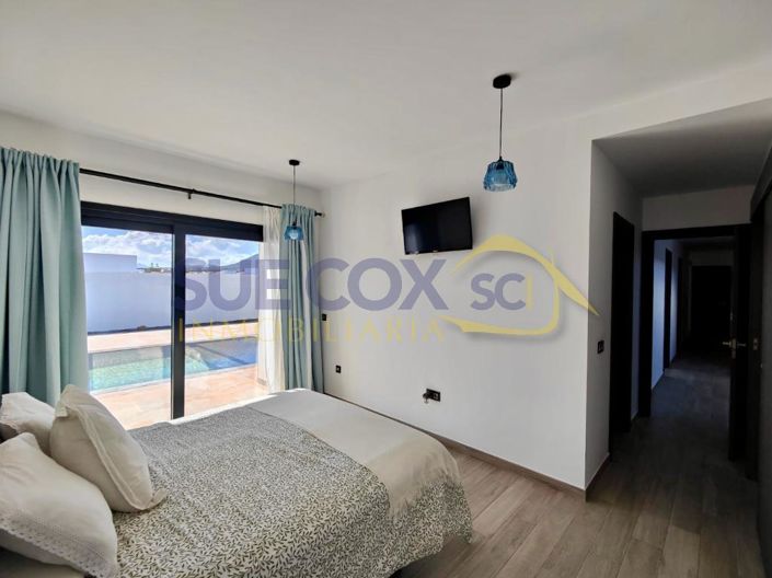 Image No.12-3 Bed Villa for sale