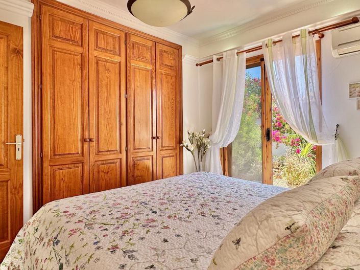 Image No.16-2 Bed Bungalow for sale