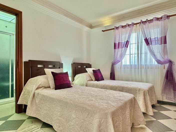 Image No.22-2 Bed Bungalow for sale