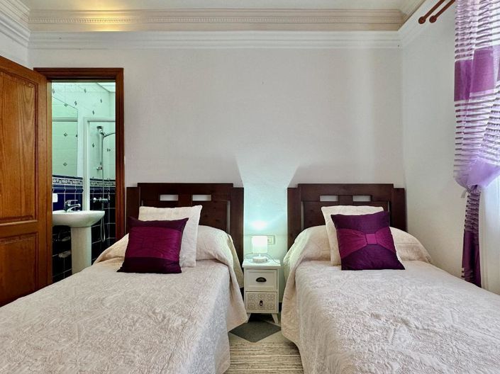 Image No.24-2 Bed Bungalow for sale