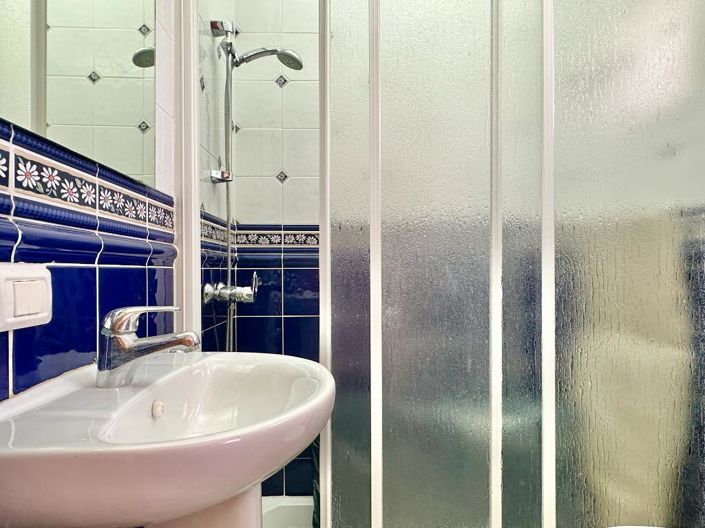 Image No.25-2 Bed Bungalow for sale