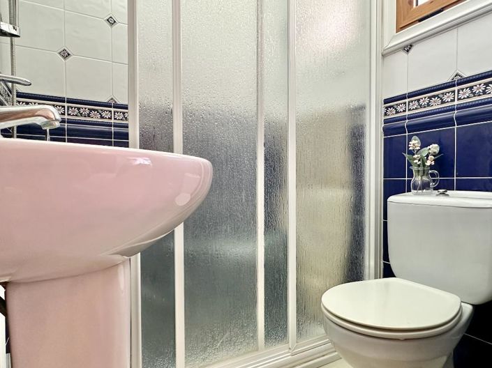 Image No.26-2 Bed Bungalow for sale