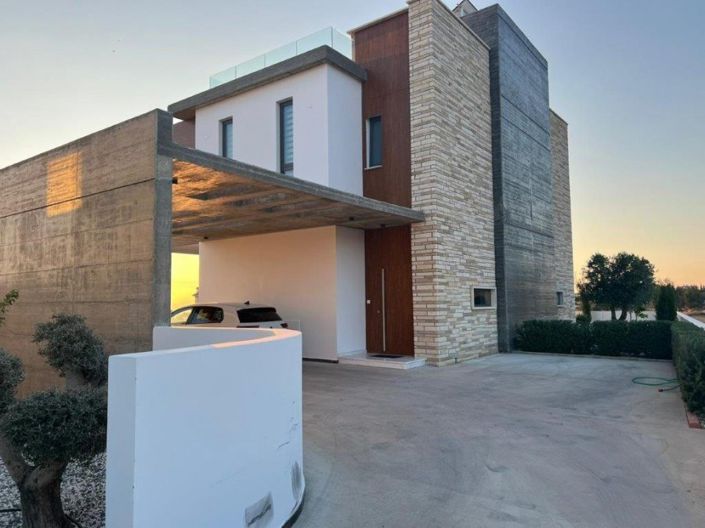 Image No.2-4 Bed Villa for sale