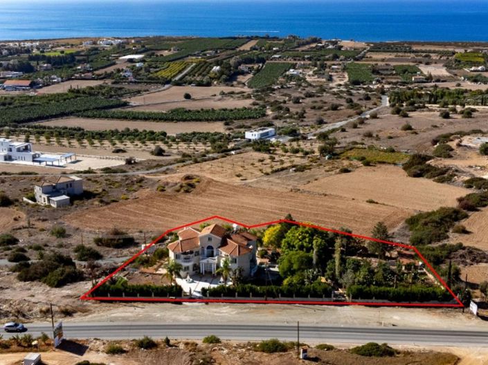 Image No.2-6 Bed Villa for sale