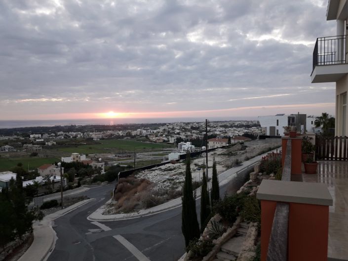 Image No.3-5 Bed House for sale