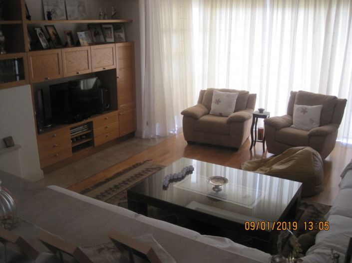 Image No.8-5 Bed House for sale