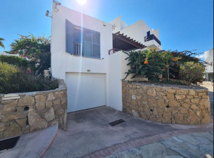 Image No.3-5 Bed Villa for sale