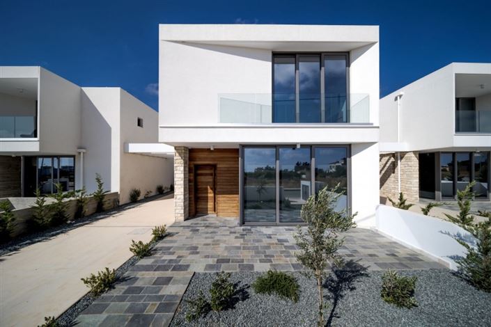 Image No.2-3 Bed Villa for sale