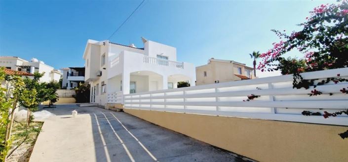 Image No.2-3 Bed Villa for sale