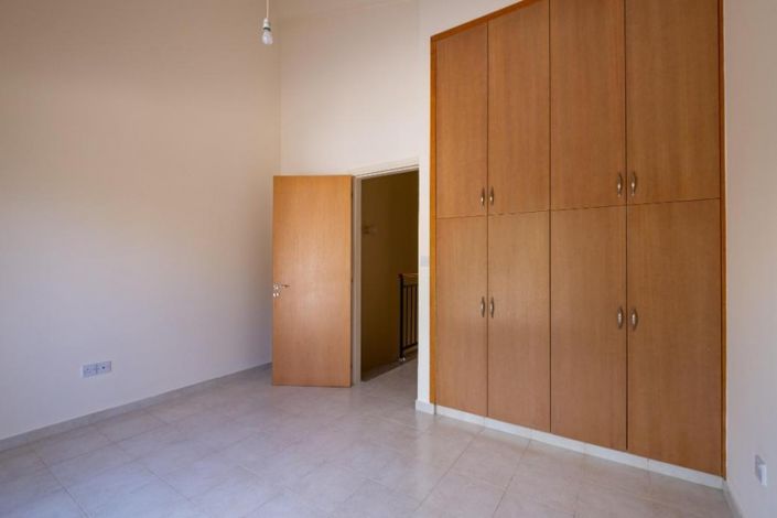 Image No.6-2 Bed Townhouse for sale