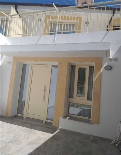 Image No.1-3 Bed Townhouse for sale