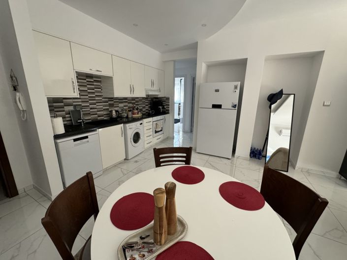 Image No.10-3 Bed Apartment for sale