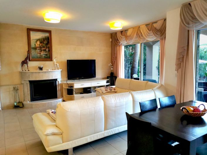 Image No.9-3 Bed Villa for sale