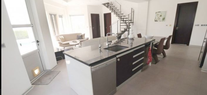 Image No.9-3 Bed Villa for sale