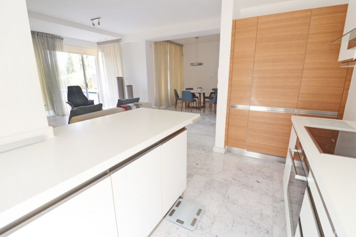 Image No.10-4 Bed Villa for sale