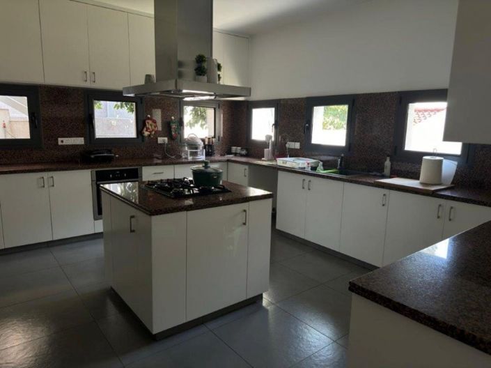 Image No.10-3 Bed Villa for sale