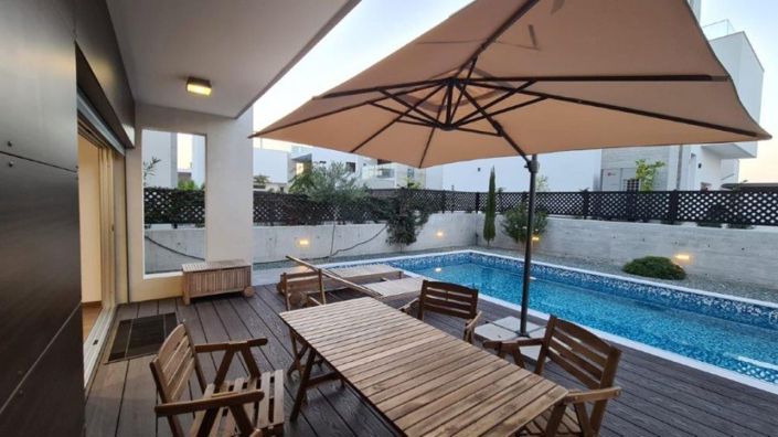 Image No.2-3 Bed Villa for sale