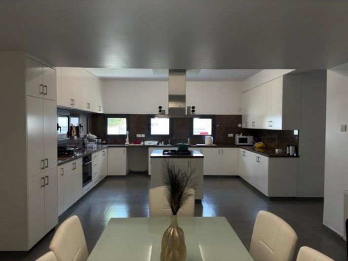 Image No.9-3 Bed Villa for sale