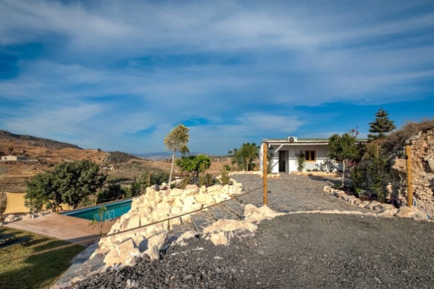 Image No.1-4 Bed House for sale