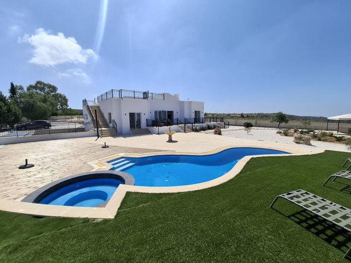 Image No.1-5 Bed Villa for sale