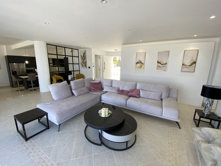 Image No.6-5 Bed Villa for sale