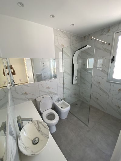 Image No.9-5 Bed Villa for sale