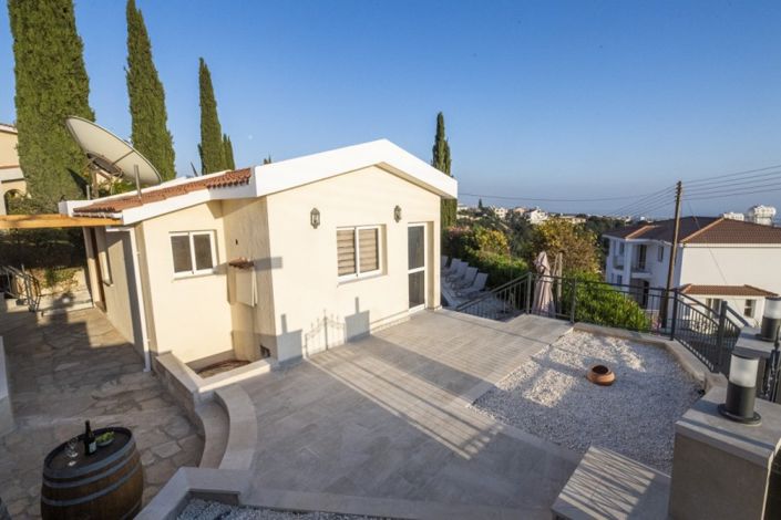 Image No.1-5 Bed Villa for sale
