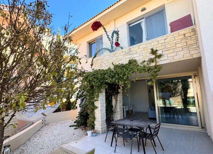 Image No.1-3 Bed Villa for sale