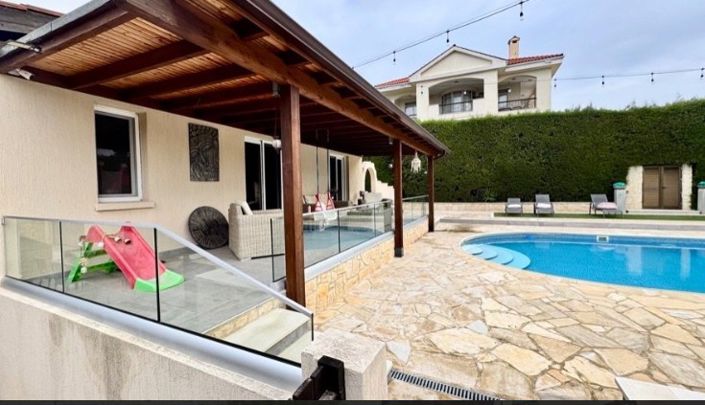 Image No.5-5 Bed Bungalow for sale