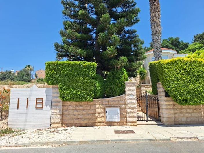 Image No.1-4 Bed Villa for sale