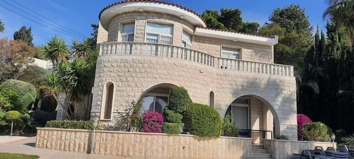 Image No.2-4 Bed Villa for sale