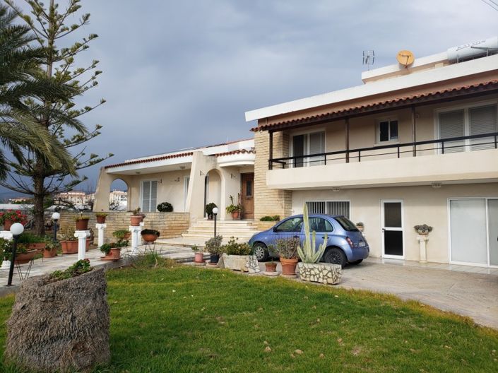 Image No.1-4 Bed Villa for sale