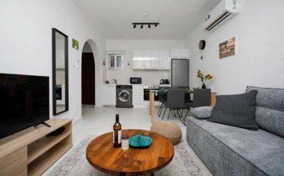 Apartment For Sale  in  Tombs of the Kings