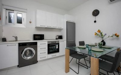 Apartment For Sale  in  Tombs of the Kings