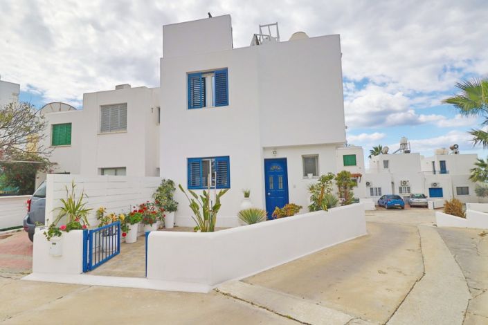 Image No.1-2 Bed Villa for sale