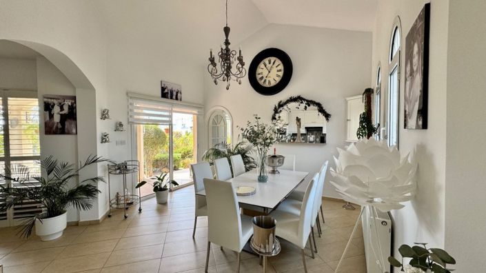 Image No.8-3 Bed Villa for sale