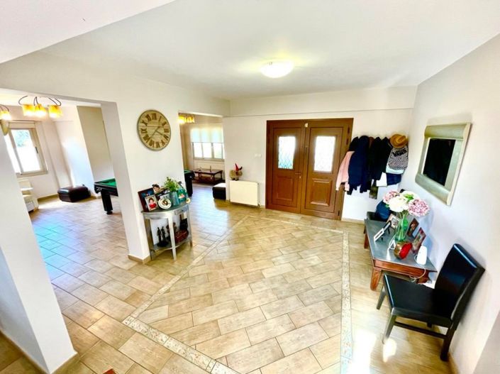 Image No.8-5 Bed Villa for sale